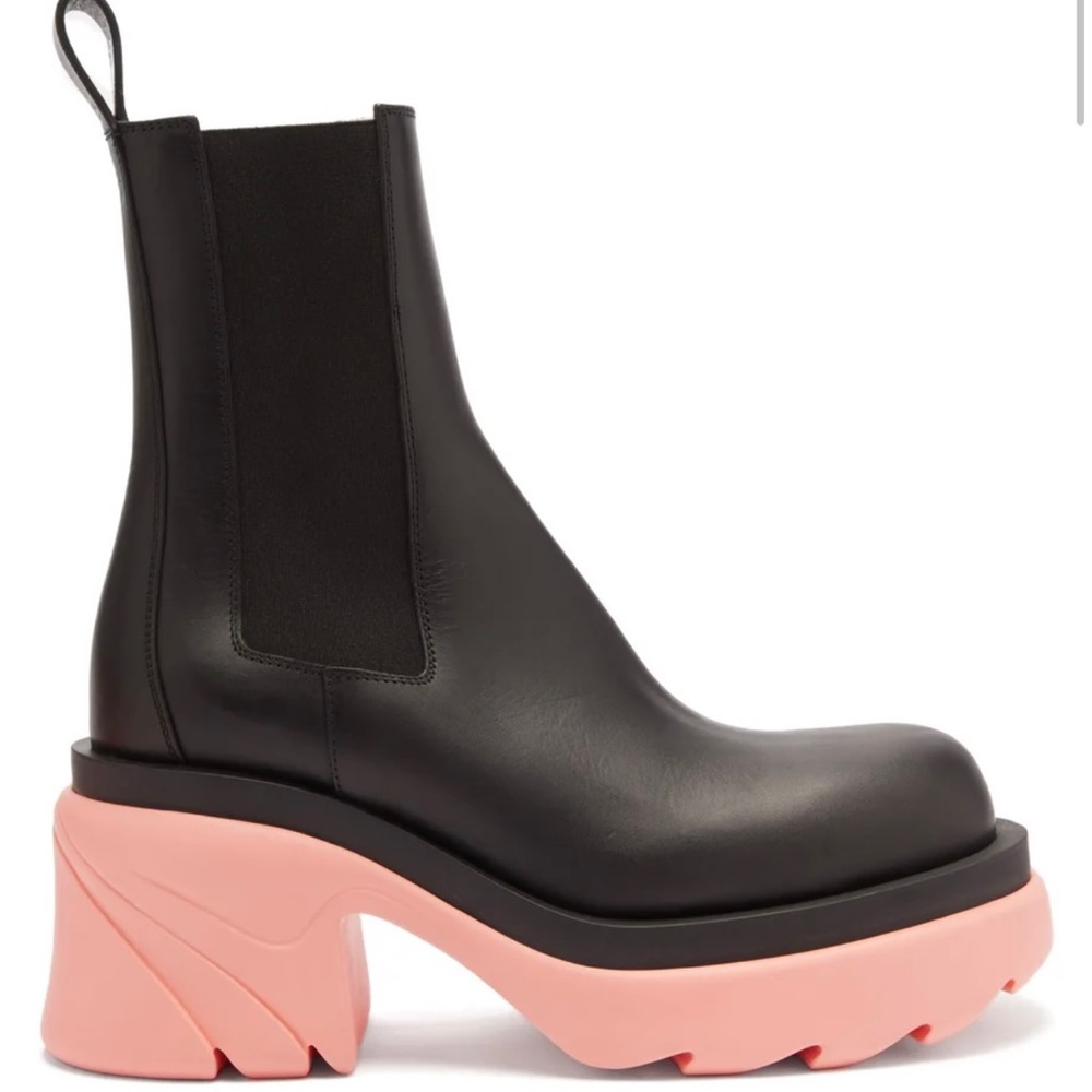 BOTTEGA VENETA Black & Pink Flash Chelsea Boots